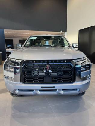 MITSUBISHI TRITON 2.4 BITURBO DIESEL CD HPE 4X4 AUTOMÁTICO